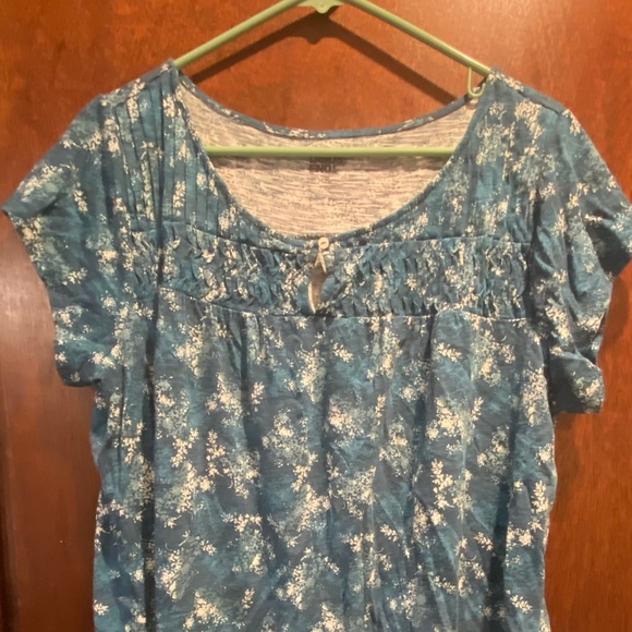 Lands and short sleeve top - Picture 1 of 6